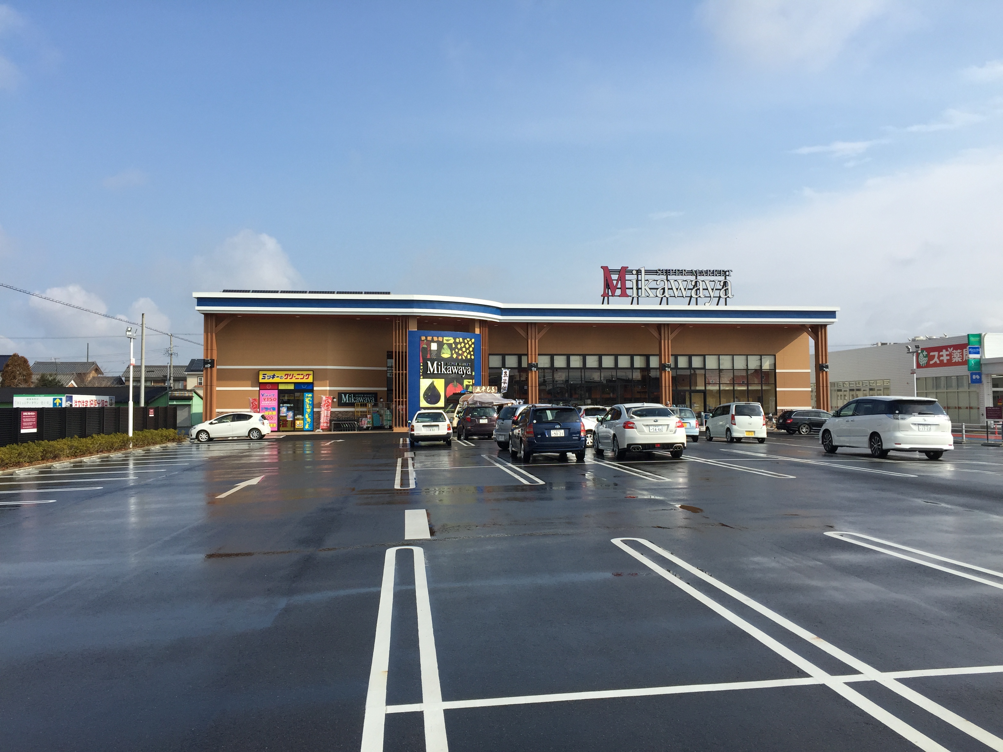 愛知県西尾市商業施設